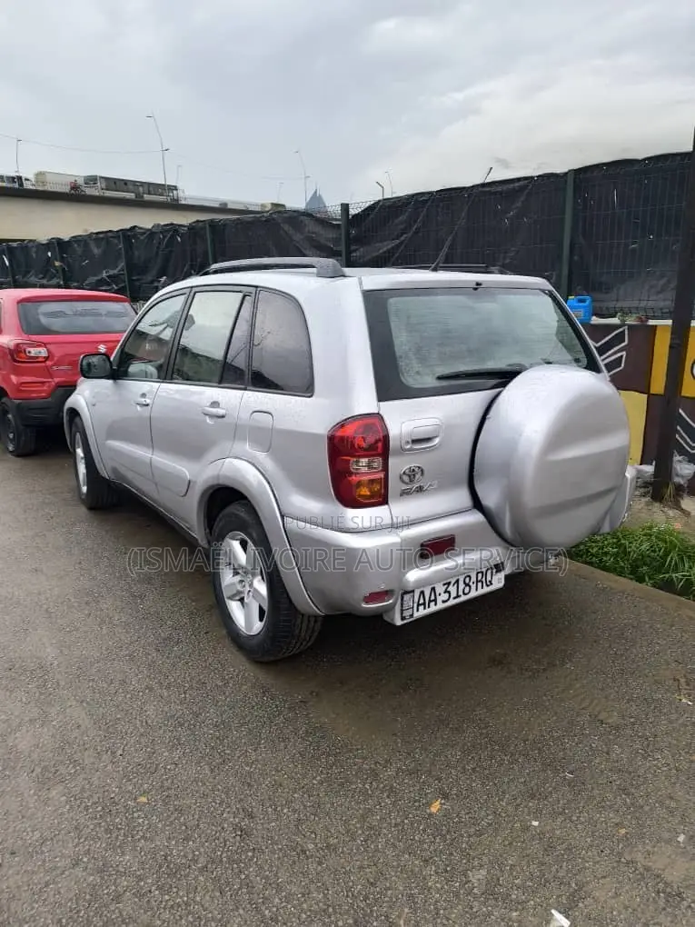 Toyota RAV4 Automatic 2003 Gris