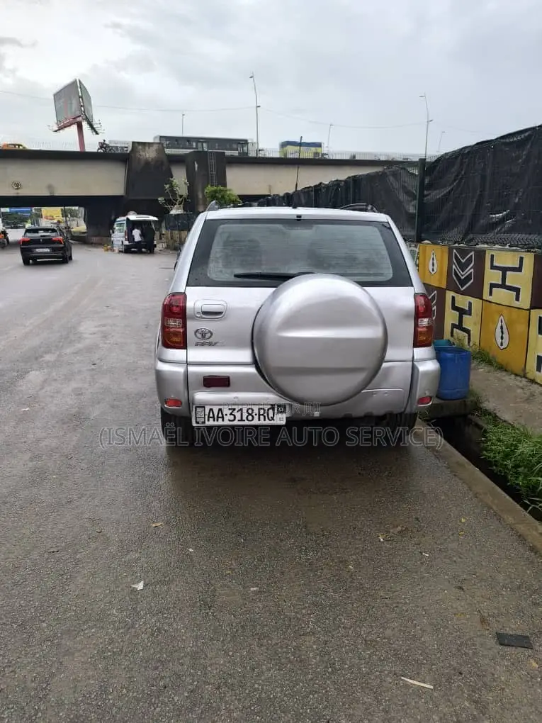 Toyota RAV4 Automatic 2003 Gris