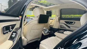 Nouveau Mercedes-Benz S-Class 2023 Noir