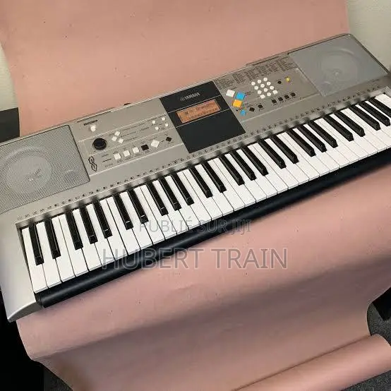 Yamaha PSR 323