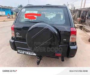 Toyota RAV4 2002 Noir