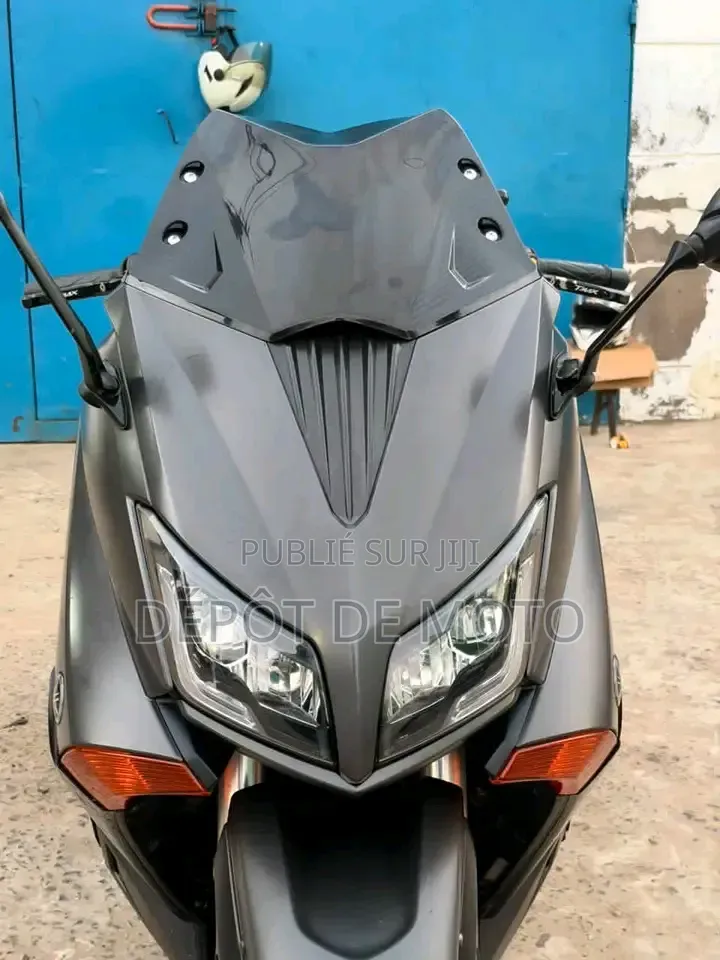 Nouveau Yamaha 2025 Noir