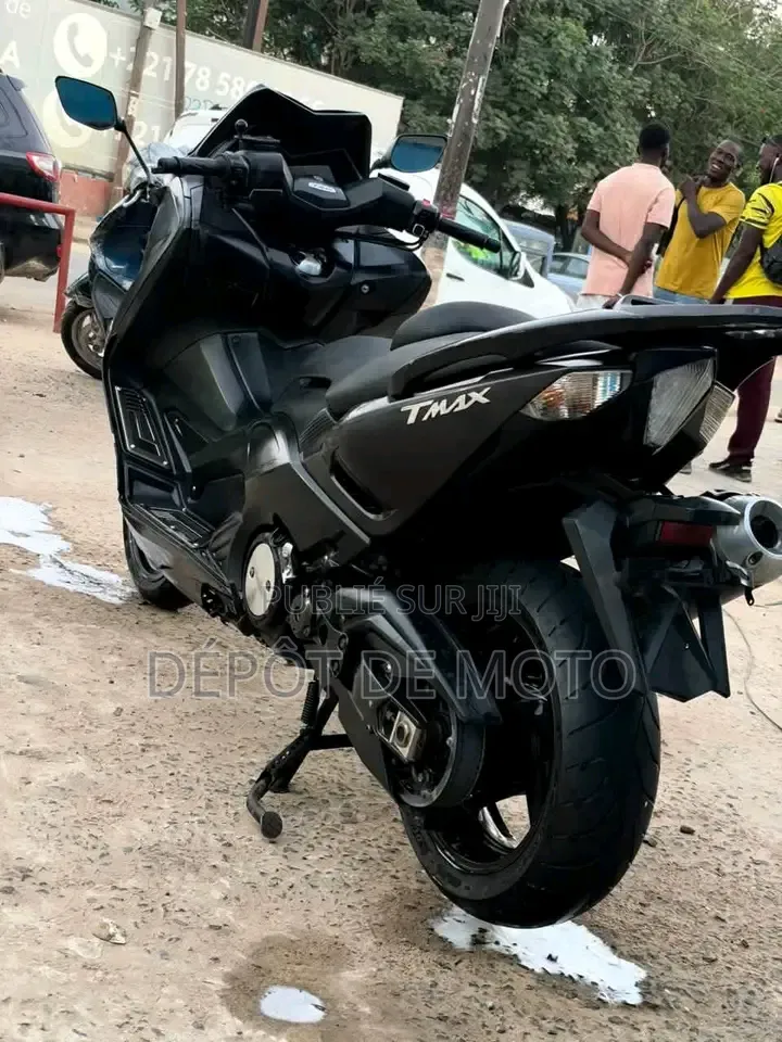 Nouveau Yamaha 2025 Noir