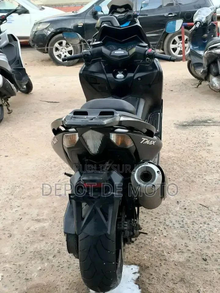 Nouveau Yamaha 2025 Noir