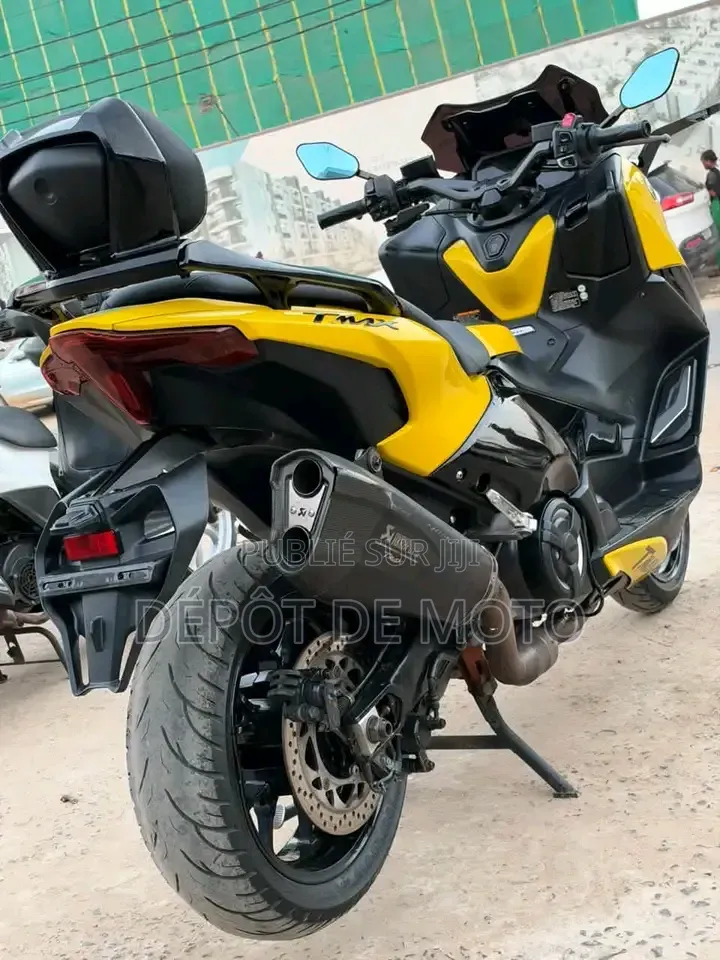Nouveau Yamaha 2024 Jaune