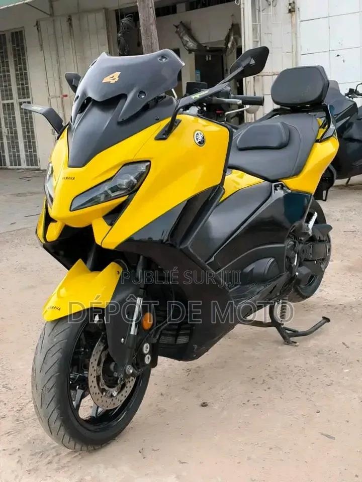 Nouveau Yamaha 2024 Jaune