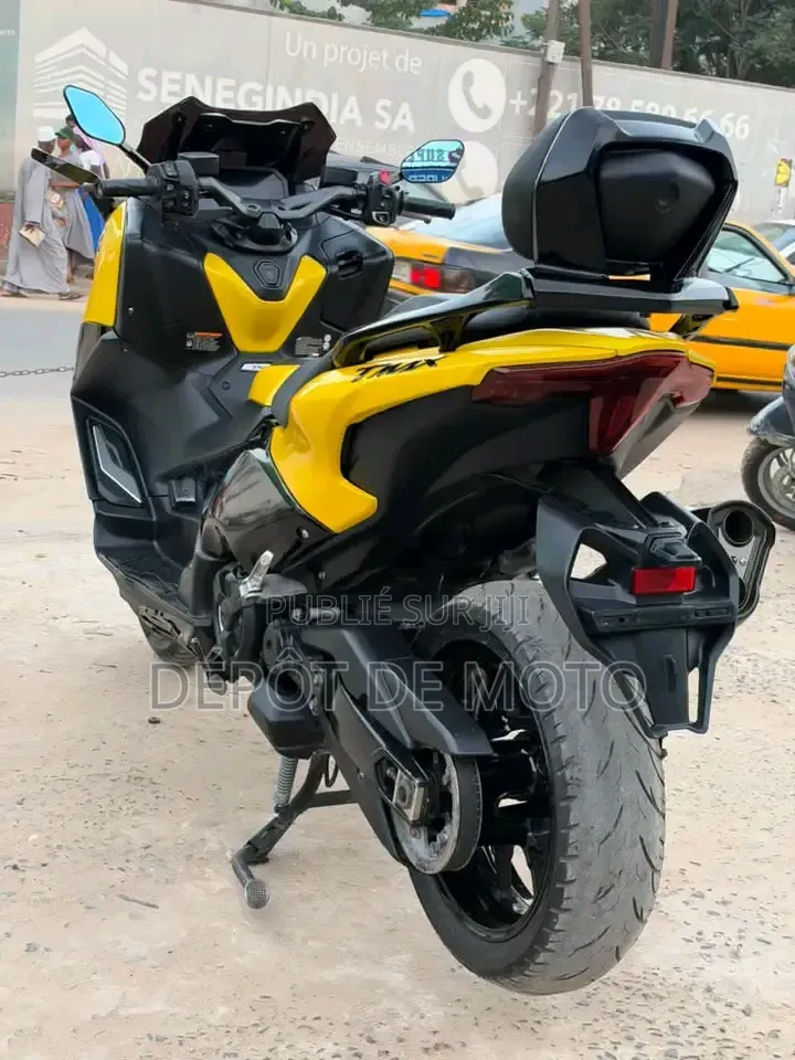 Nouveau Yamaha 2024 Jaune