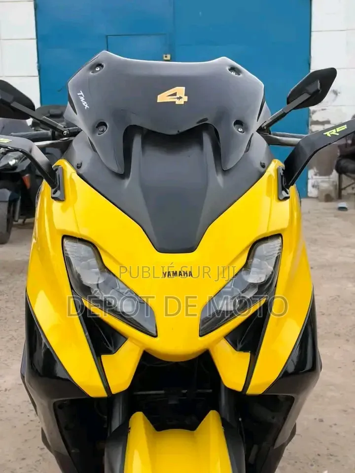 Nouveau Yamaha 2024 Jaune
