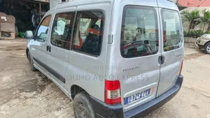 Peugeot Partner 2012 Gris
