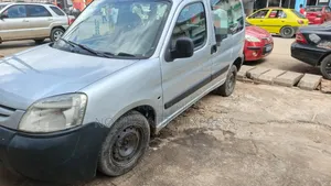 Peugeot Partner 2012 Gris