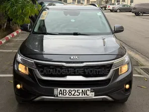 Kia Seltos 2021 Gris