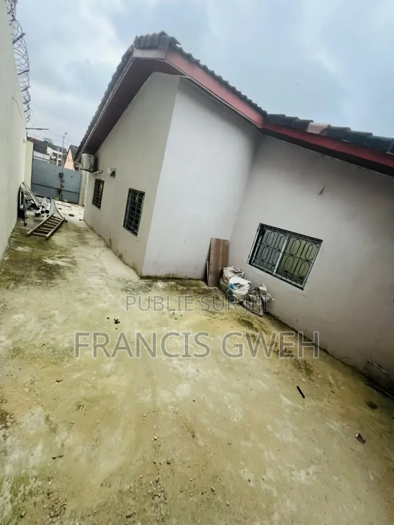 6chbre Villa dans Francis Gweh, Cocody à Louer