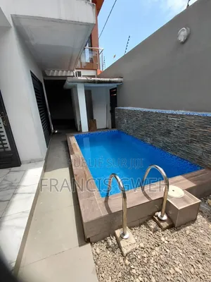 5chbre Duplex dans Francis Gweh, Cocody à Louer
