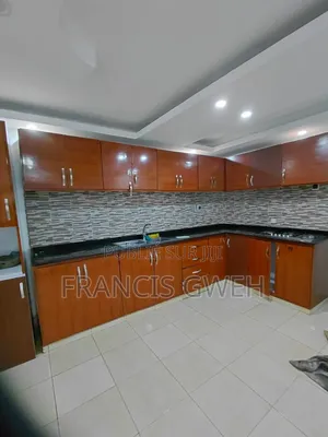 5chbre Duplex dans Francis Gweh, Cocody à Louer