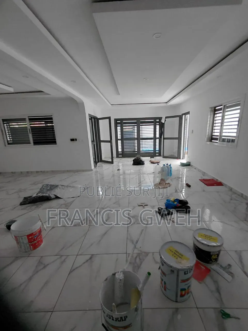 5chbre Duplex dans Francis Gweh, Cocody à Louer