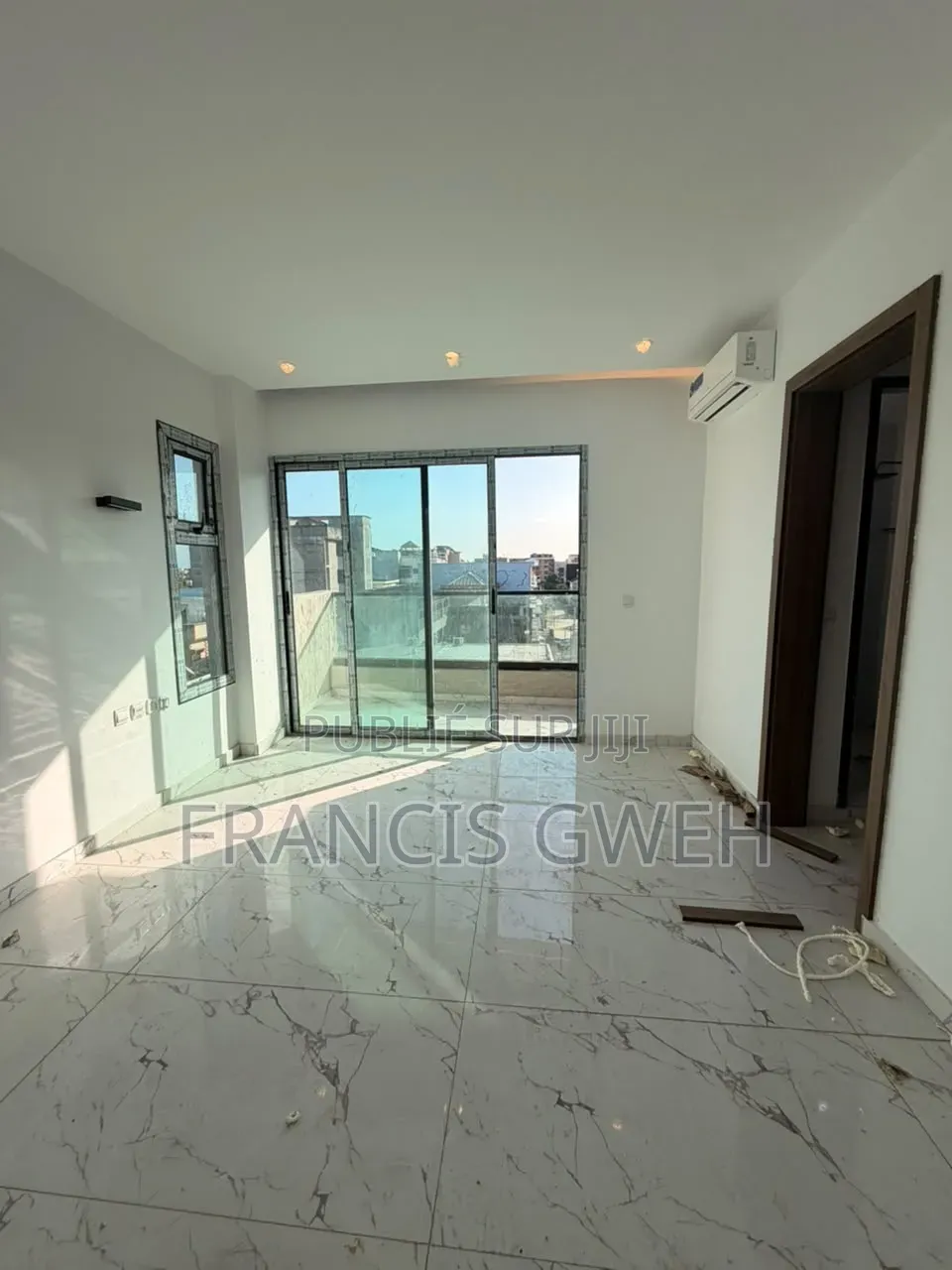 2chbre Appartement dans Francis Gweh, Cocody à Louer
