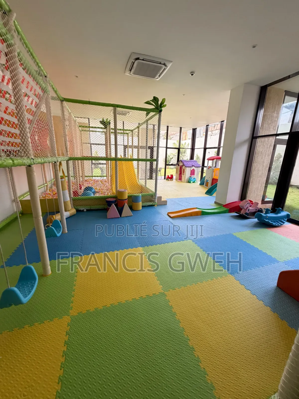 4chbre Appartement dans Francis Gweh, Cocody à Louer