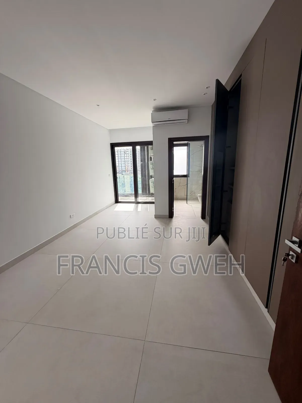 4chbre Appartement dans Francis Gweh, Cocody à Louer