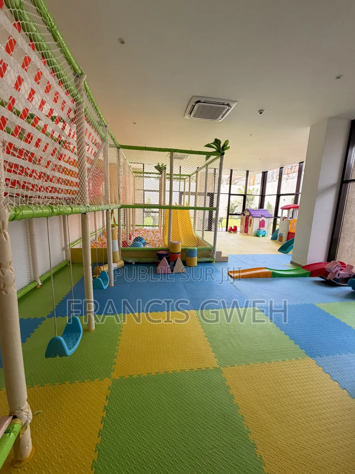 4chbre Appartement dans Francis Gweh, Cocody à Louer