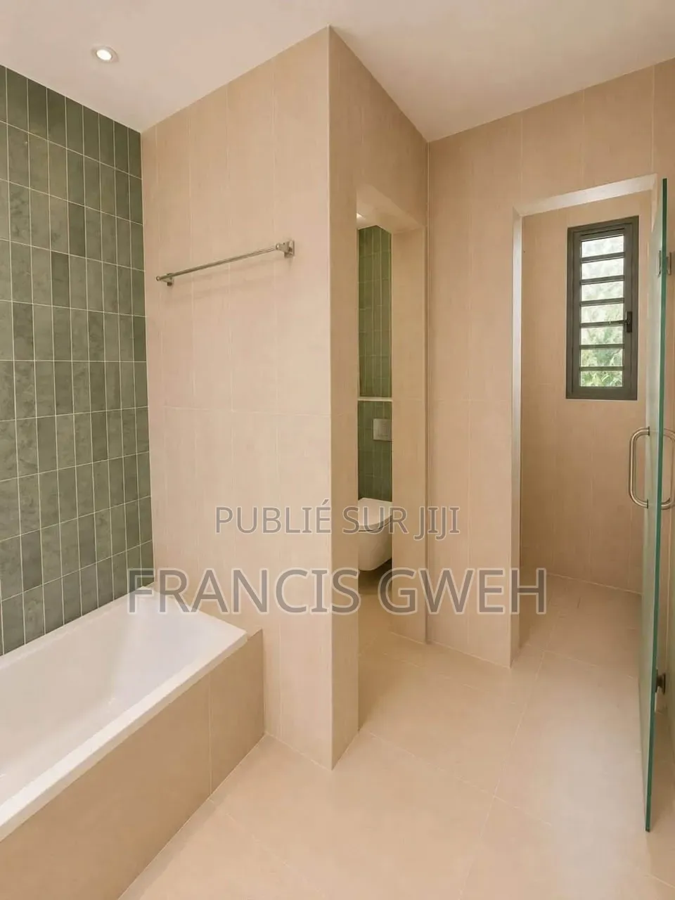 3chbre Duplex dans Francis Gweh, Cocody à Louer