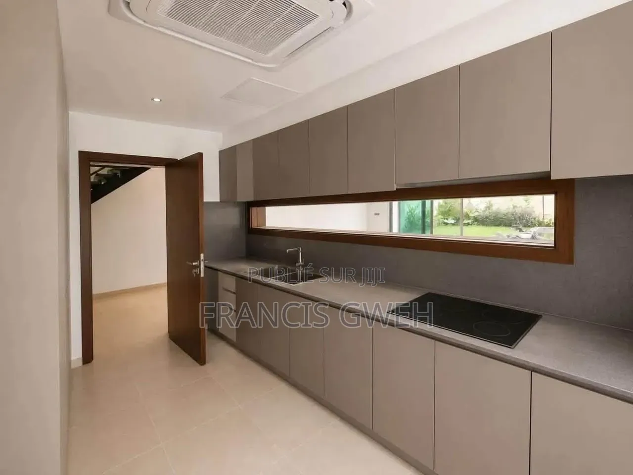 3chbre Duplex dans Francis Gweh, Cocody à Louer