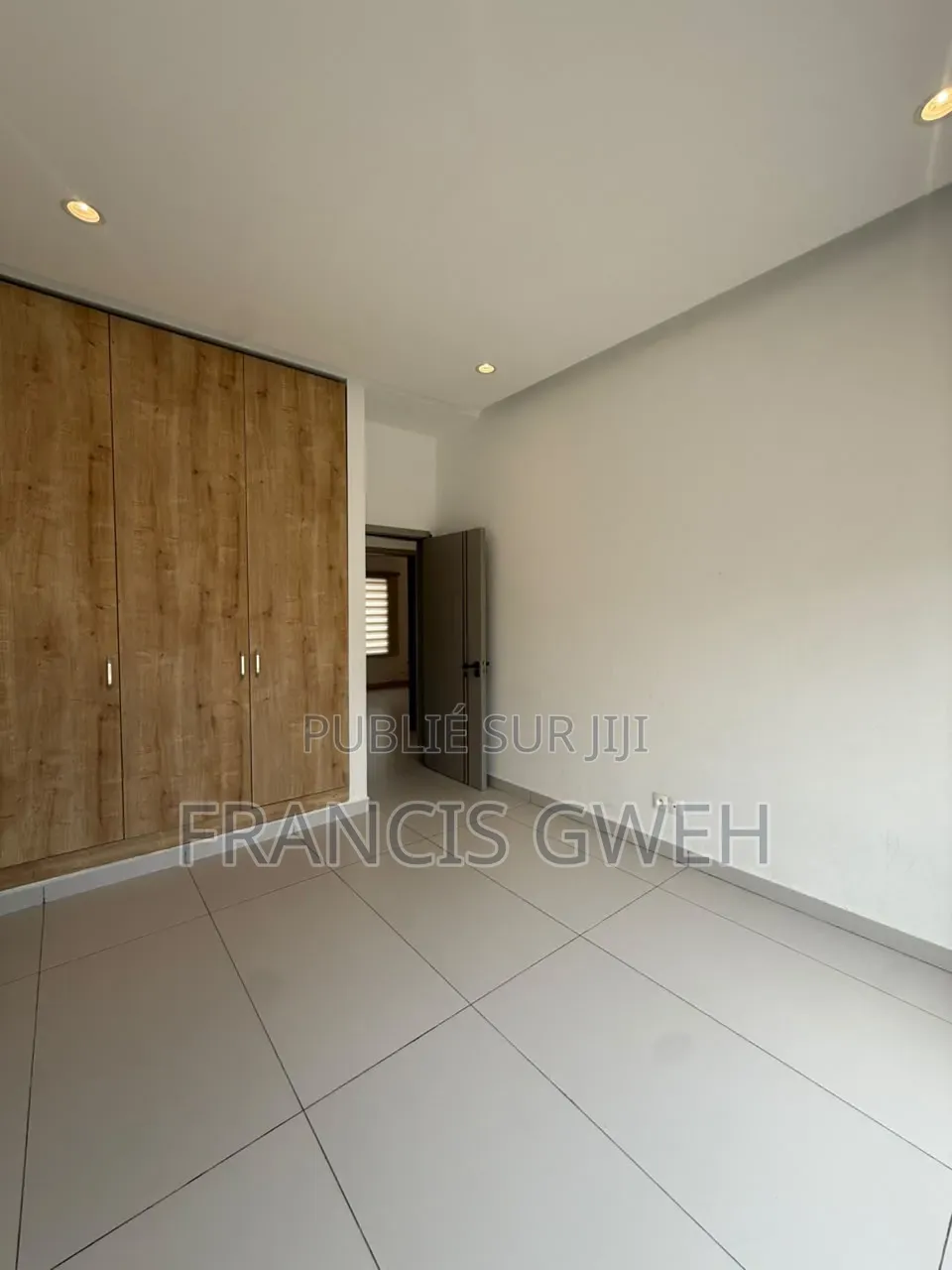 5chbre Duplex dans Francis Gweh, Cocody à Vendre