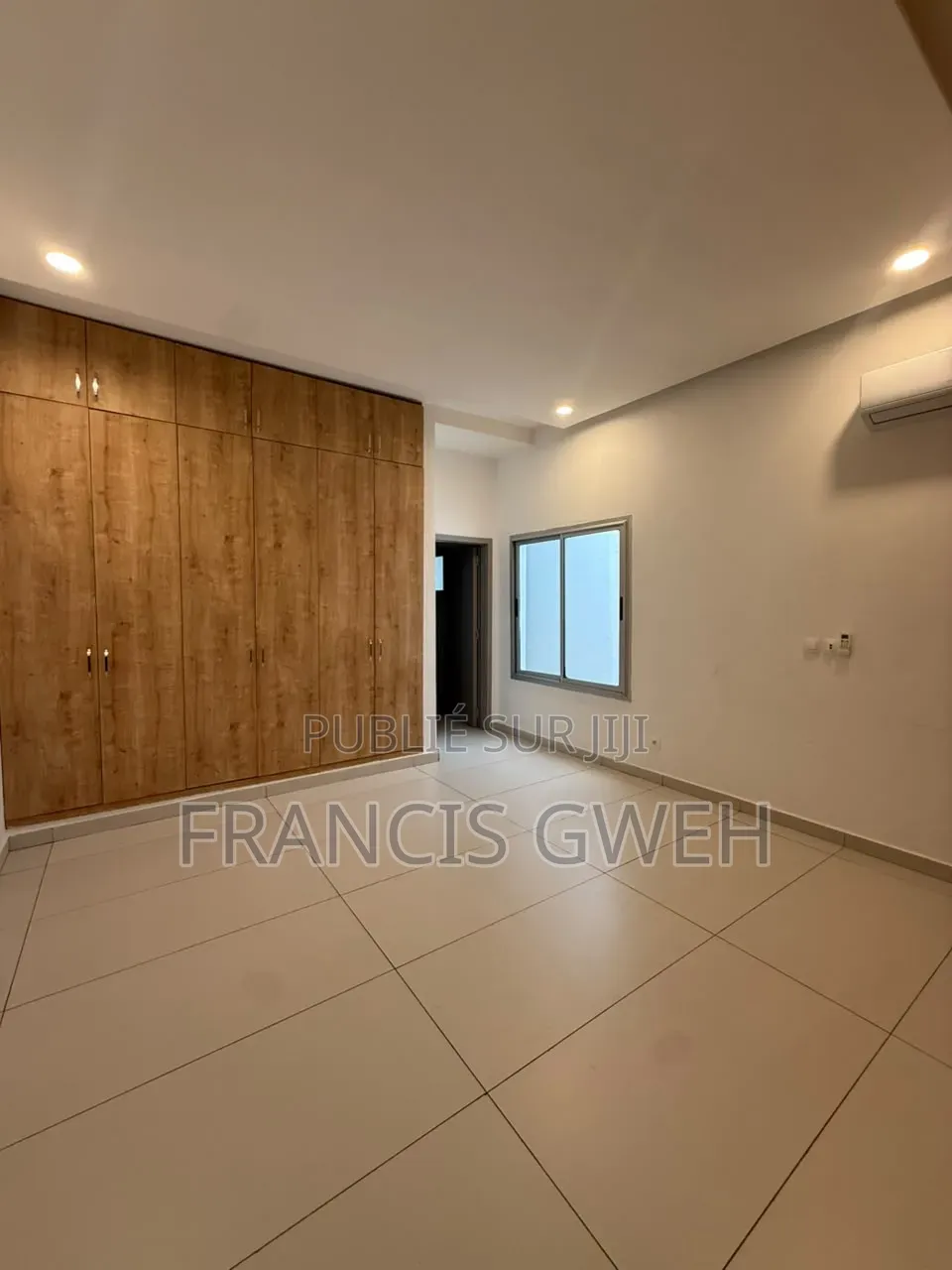 5chbre Duplex dans Francis Gweh, Cocody à Vendre