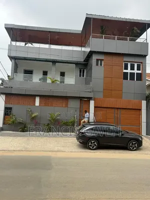 5chbre Duplex dans Francis Gweh, Cocody à Louer