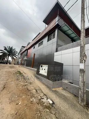 5chbre Duplex dans Francis Gweh, Cocody à Louer