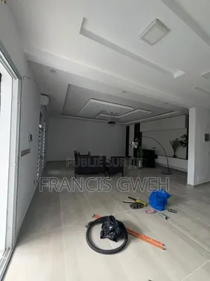 5chbre Duplex dans Francis Gweh, Cocody à Louer