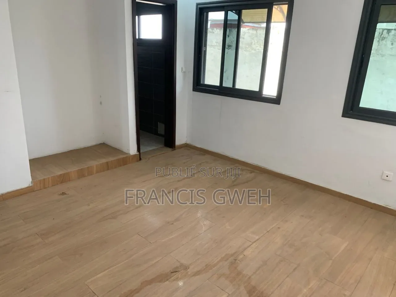 10chbre Duplex dans Francis Gweh, Cocody à Louer
