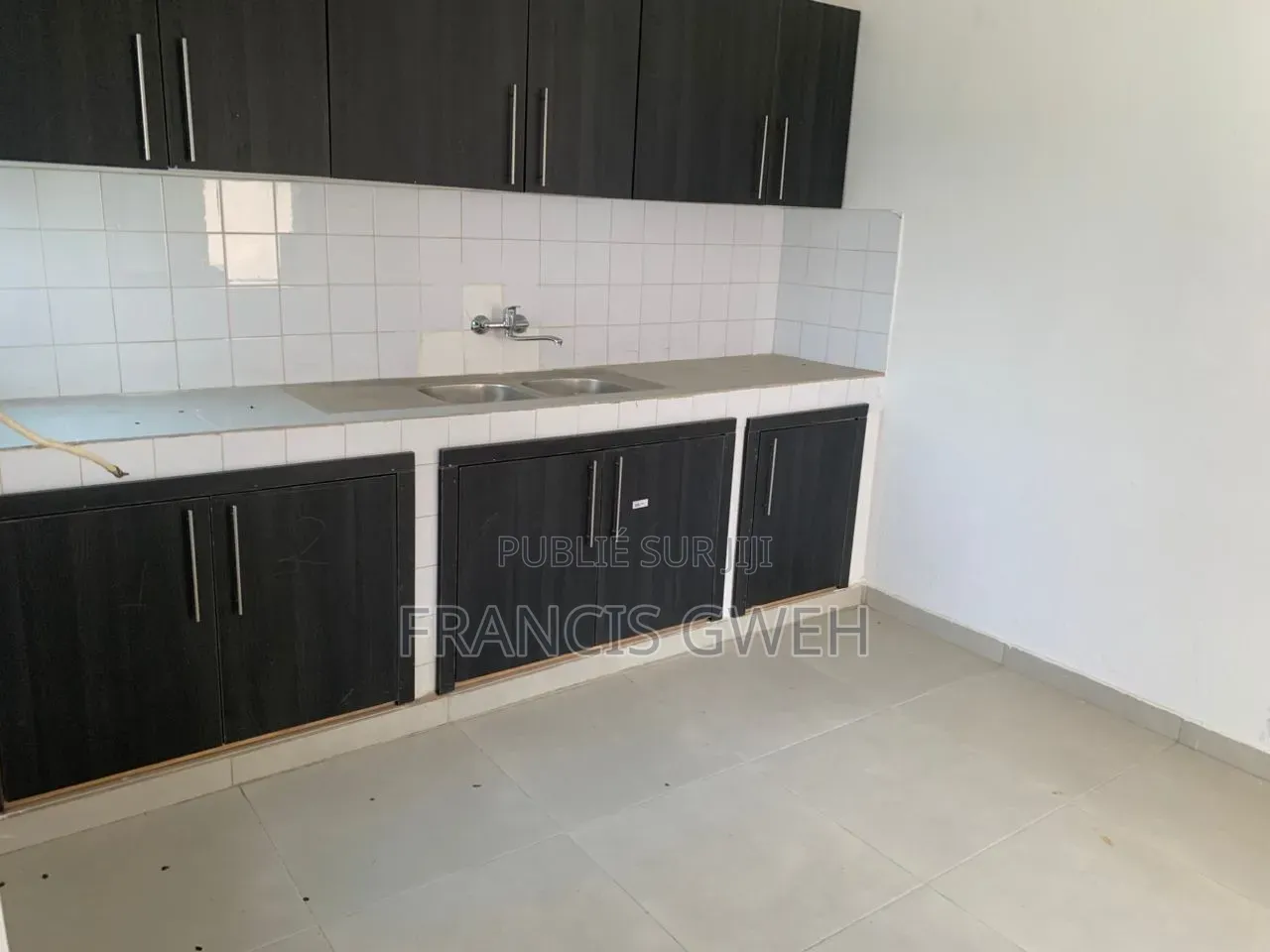 10chbre Duplex dans Francis Gweh, Cocody à Louer