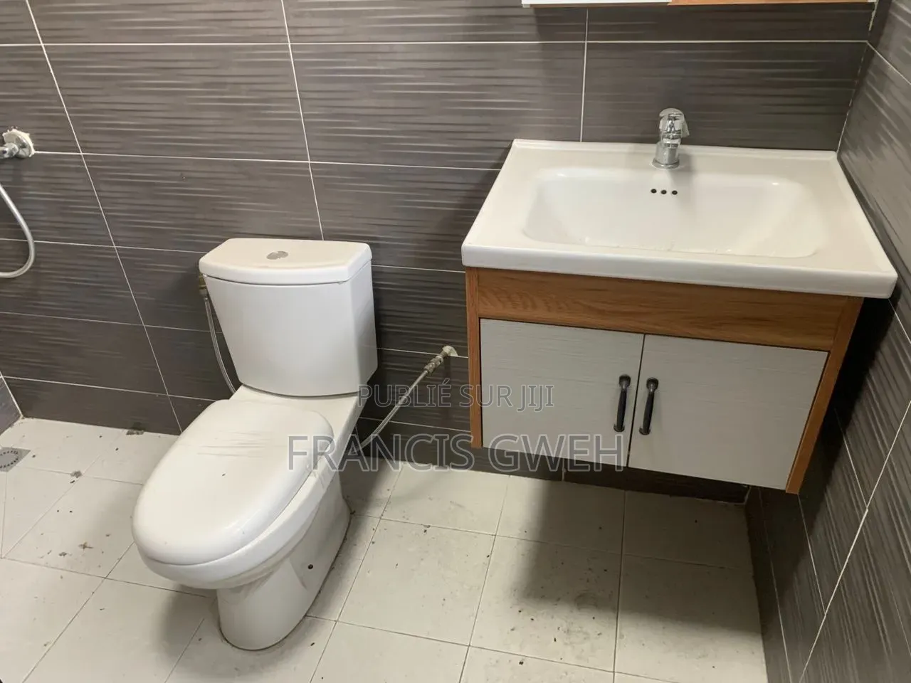 10chbre Duplex dans Francis Gweh, Cocody à Louer