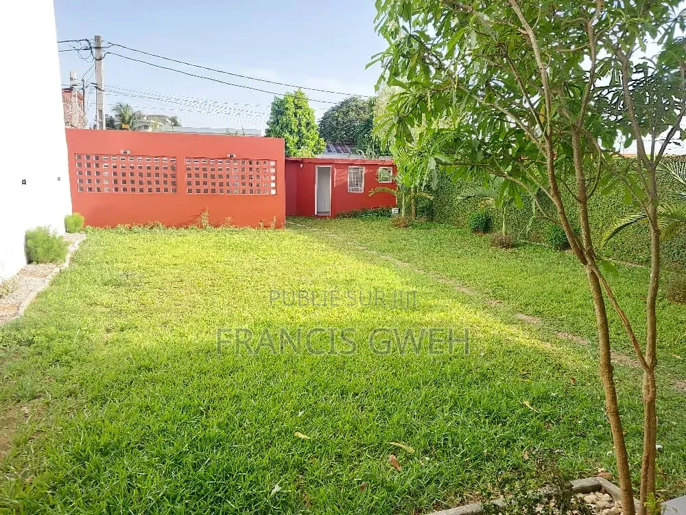 4chbre Duplex dans Francis Gweh, Cocody à Louer