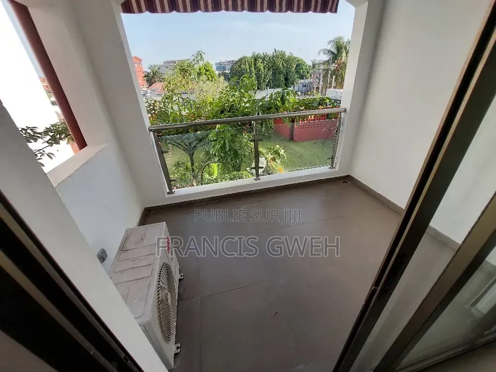4chbre Duplex dans Francis Gweh, Cocody à Louer