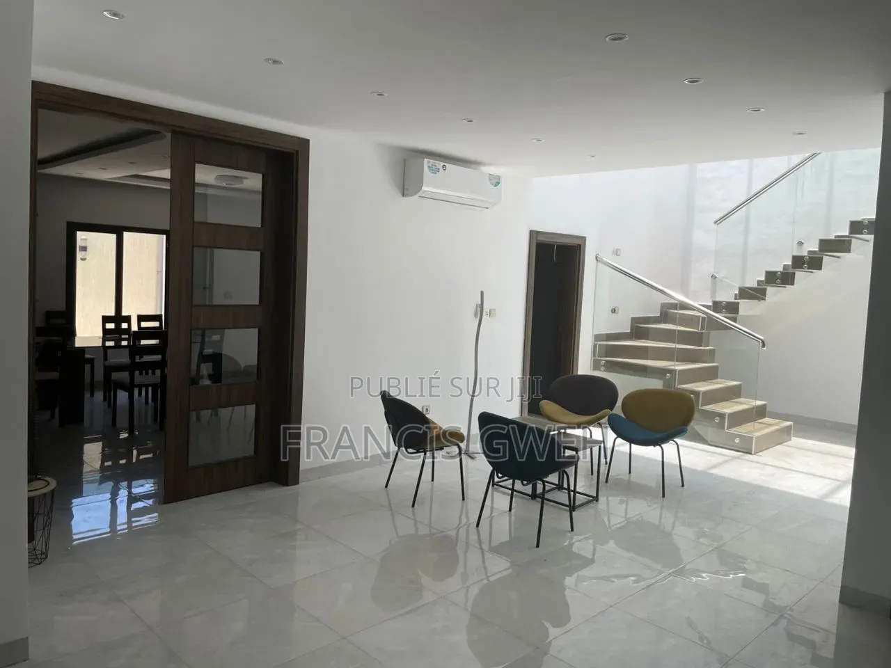 4chbre Duplex dans Francis Gweh, Cocody à Louer
