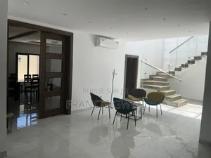 4chbre Duplex dans Francis Gweh, Cocody à Louer