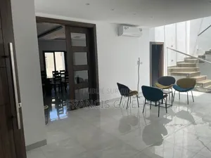 4chbre Duplex dans Francis Gweh, Cocody à Louer