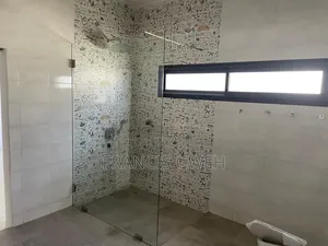 4chbre Duplex dans Francis Gweh, Cocody à Louer