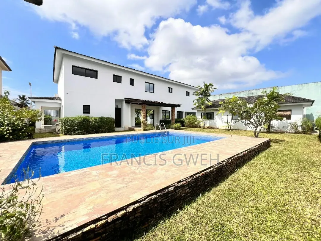 6chbre Duplex dans Francis Gweh, Cocody à Louer