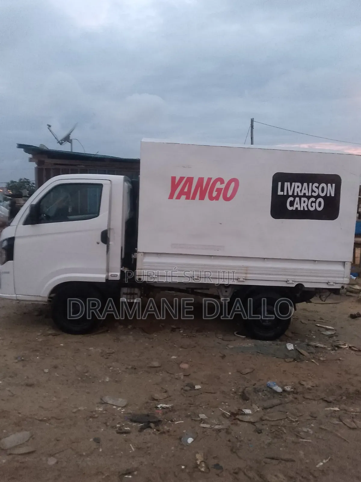 Tata Indigo 2025 Blanc cassé