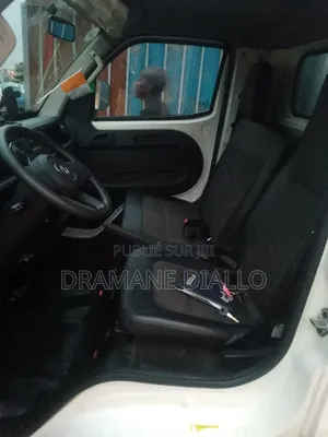 Tata Indigo 2025 Blanc cassé