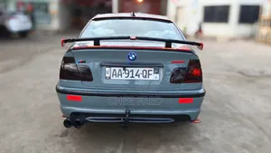 BMW 318i 2002 Bleu
