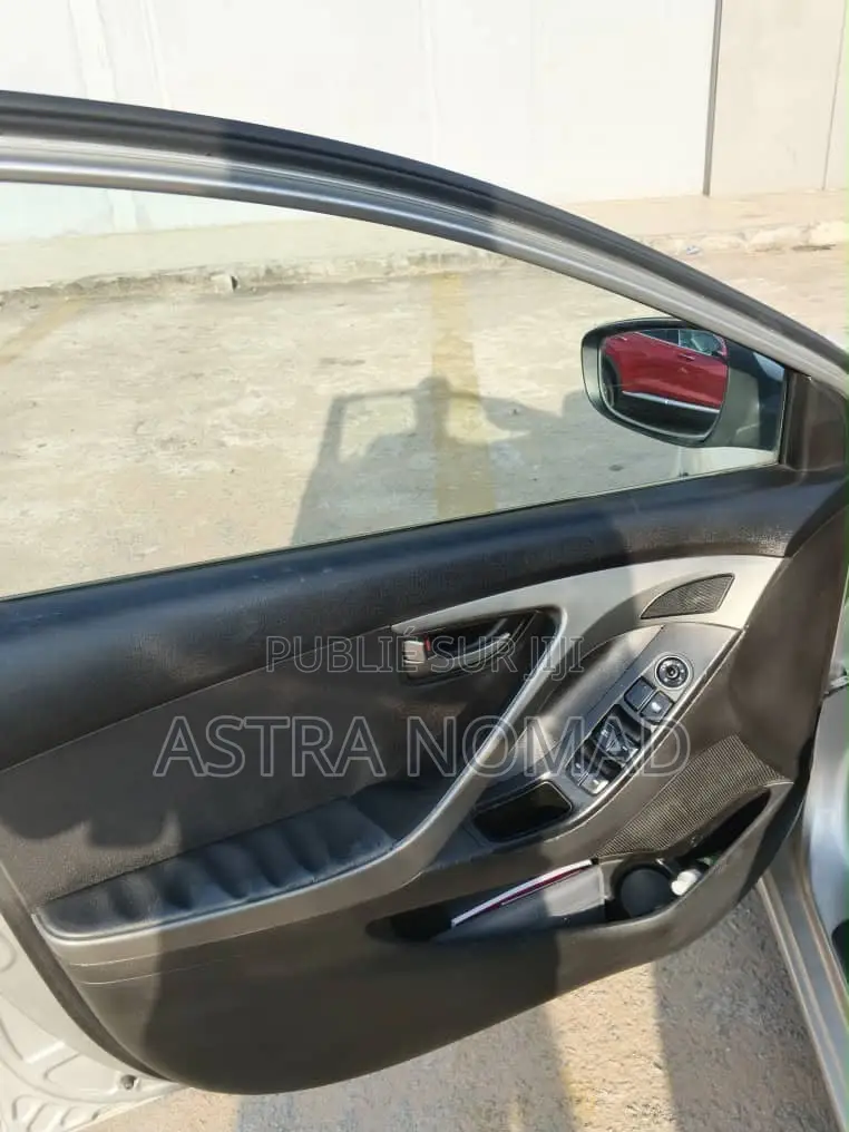Hyundai Elantra 2016 Gris