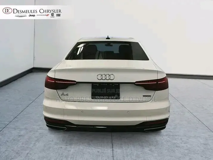 Audi A4 2021 Blanc
