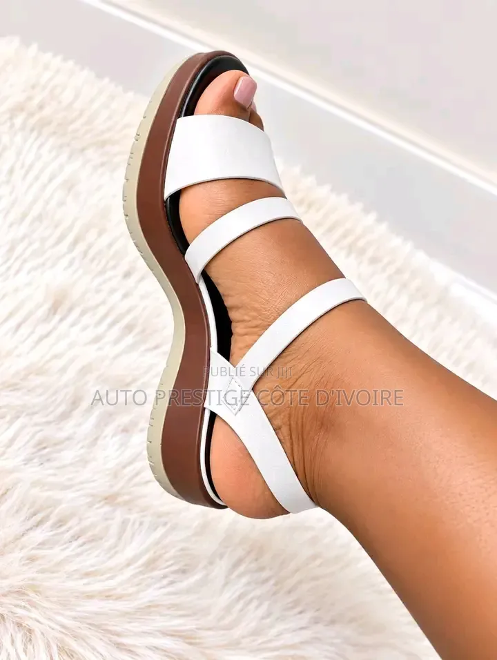 Des Chaussures Disponible