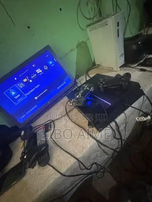 PS4 Sans Jeux Une Manette