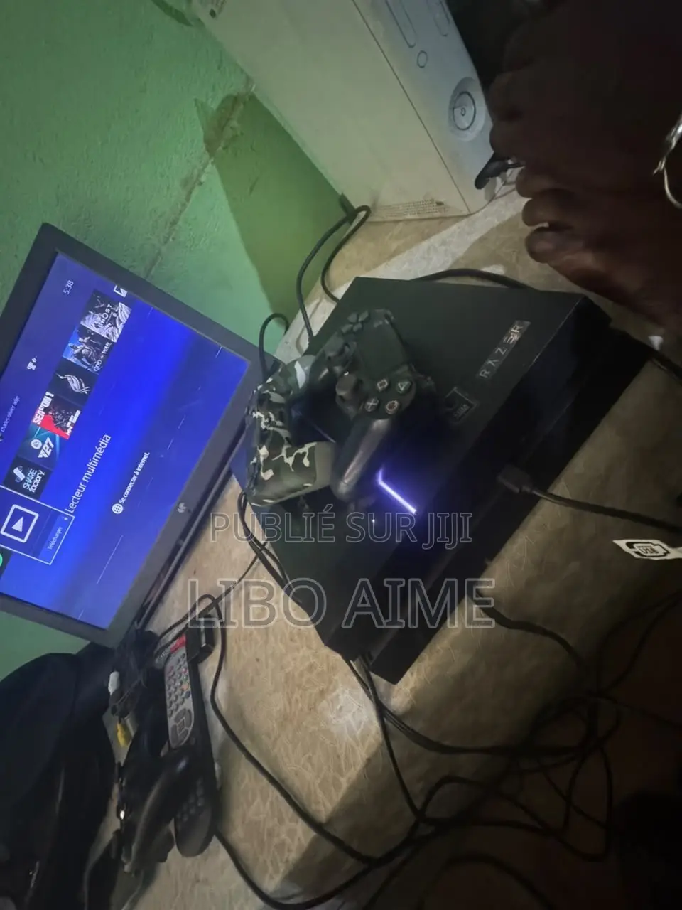 PS4 Sans Jeux Une Manette