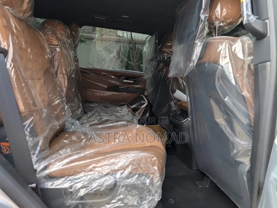 Nissan Patrol 2025 Gris
