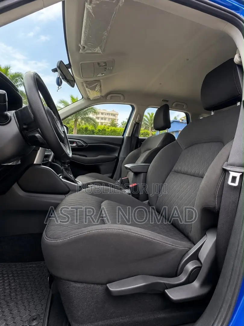 Toyota Urban Cruiser 2024 Bleu